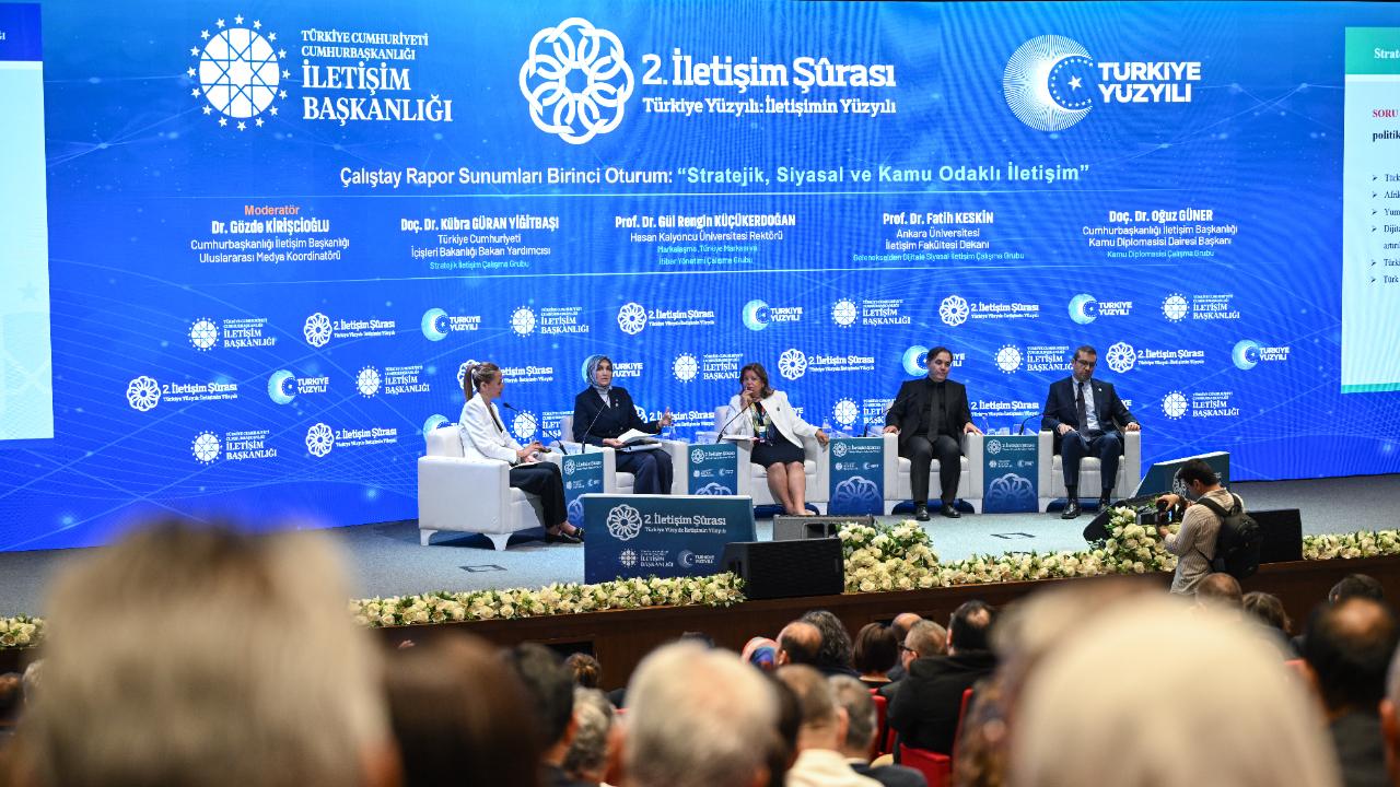 2. İletişim Şurası'nın ikinci gününde panel oturumları yapıldı