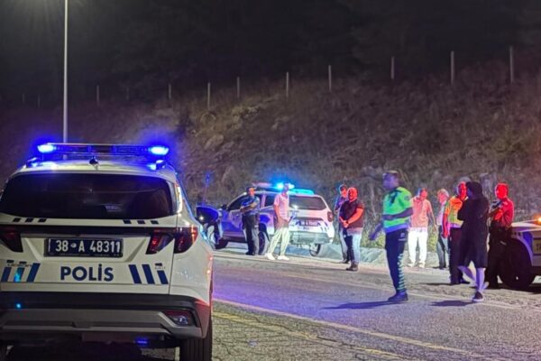 Bisikletten düşen belediye özel kalem müdürü yaşamını yitirdi