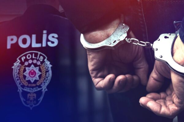 Çalıştığı döviz bürosundan 300 tam altın çalan şüpheli yakalandı