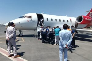 Mısır'da trafik kazası geçiren 3 Türk vatandaşı Türkiye'ye getirildi